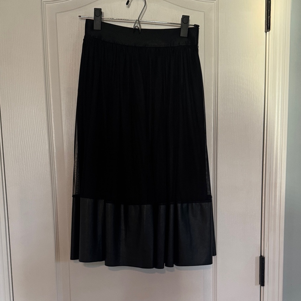 Lilac Clothing Black Midi Skirt
